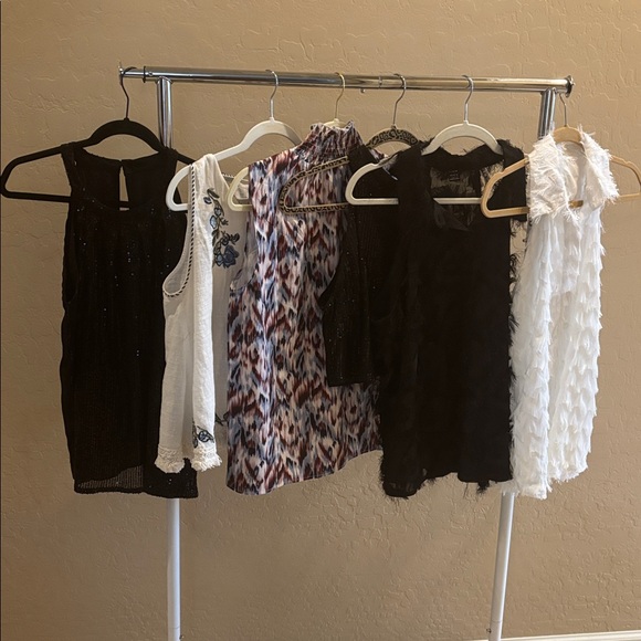 6  Sleeveless Tops Collection LARGE NEW - Picture 1 of 10